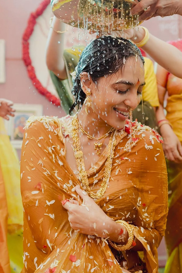 Sobhita  Dhulipala Shares haldi ceremony Photos On Social Media7