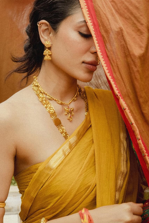 Sobhita  Dhulipala Shares haldi ceremony Photos On Social Media9