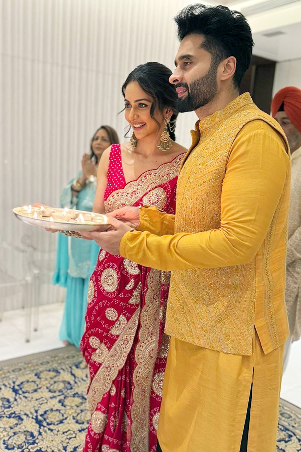  rakulpreet sing celebrated first diwali with her husband 2