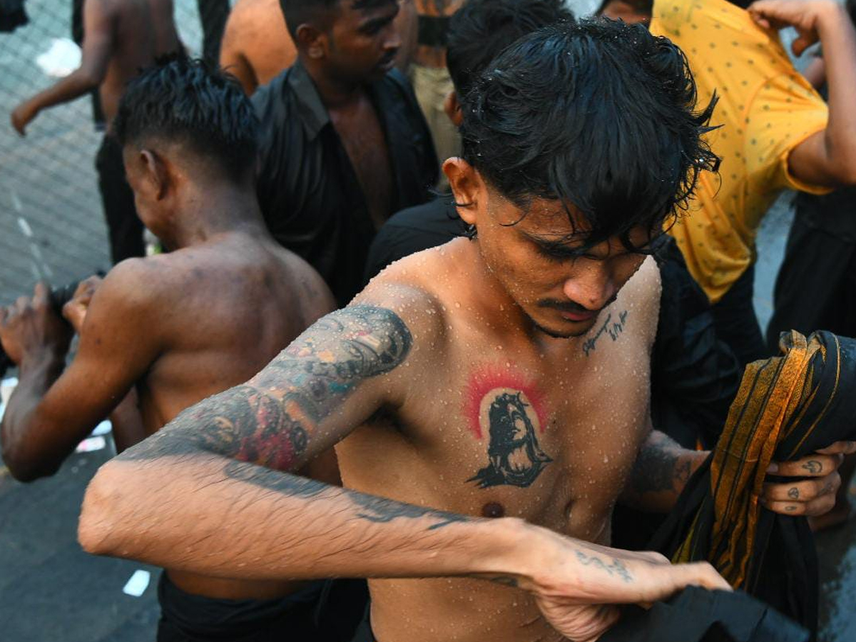 Devotees Rush At Vijayawada Punnami Ghat To Offer Karthika Masam Prayers6