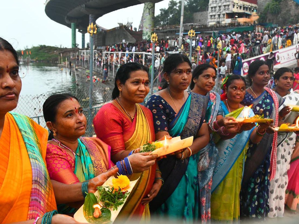 Devotees Rush At Vijayawada Punnami Ghat To Offer Karthika Masam Prayers9