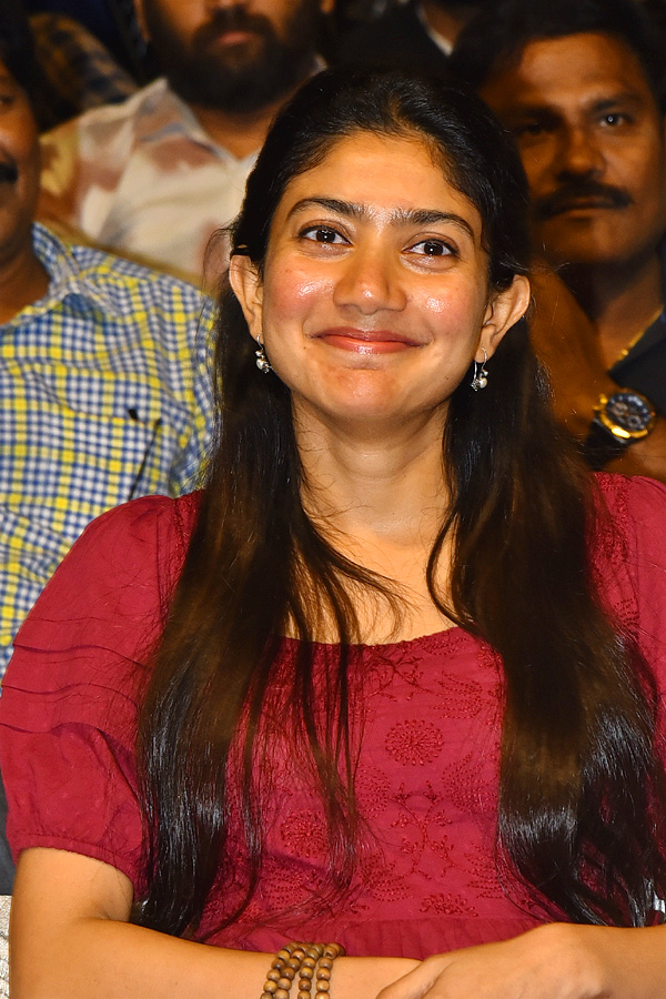 Sai Pallavi Speech At Thandel Press Meet Photos13