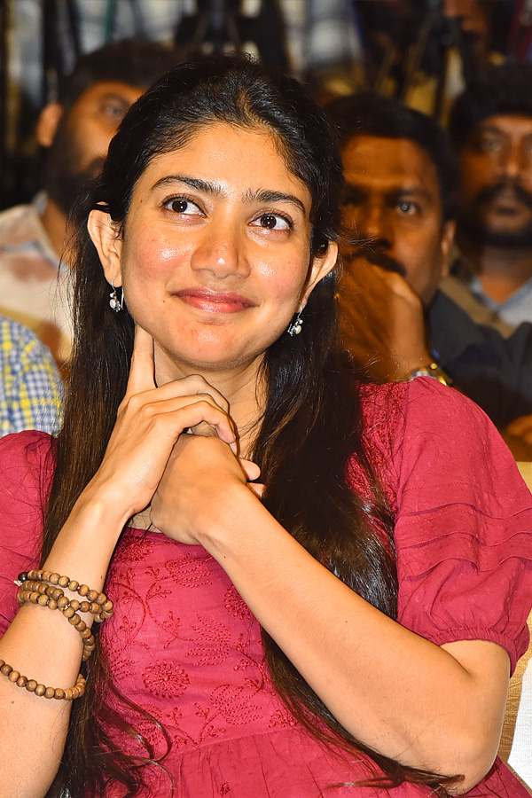 Sai Pallavi Speech At Thandel Press Meet Photos15