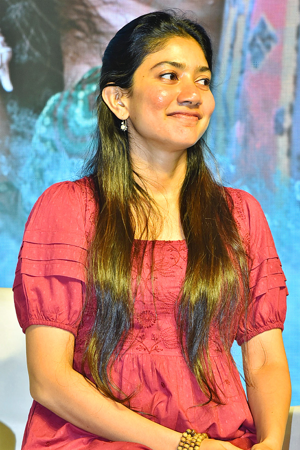 Sai Pallavi Speech At Thandel Press Meet Photos16