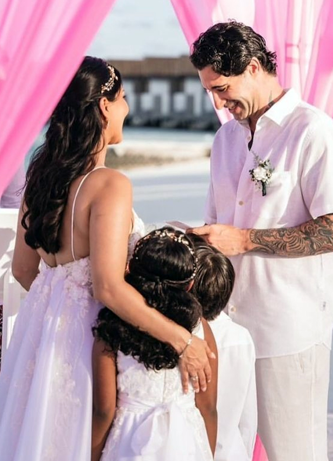 Sunny Leone And Daniel Weber Renew Wedding After 13 Years Of Marriage, PICS goes viral6