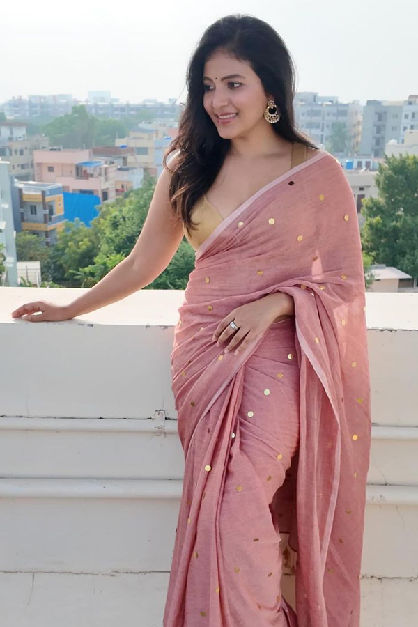 Actress Anjali Beautiful And Cute Photos In Saree6