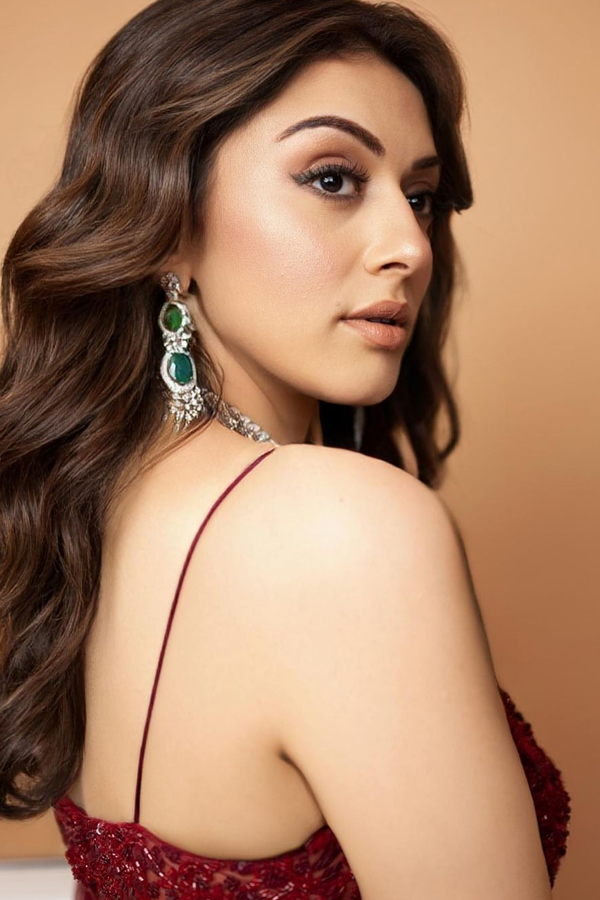 Actress Hansika Motwani Looks Gorgeous In Maroon Ghagra3