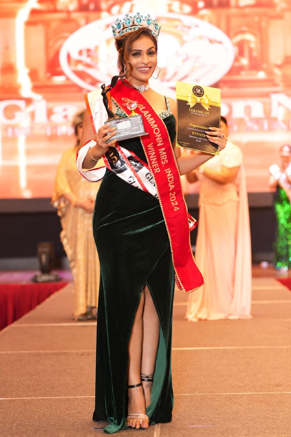 Hemalatha Reddy was crowned as Glammonn Mrs. India 2024 in Malaysia17