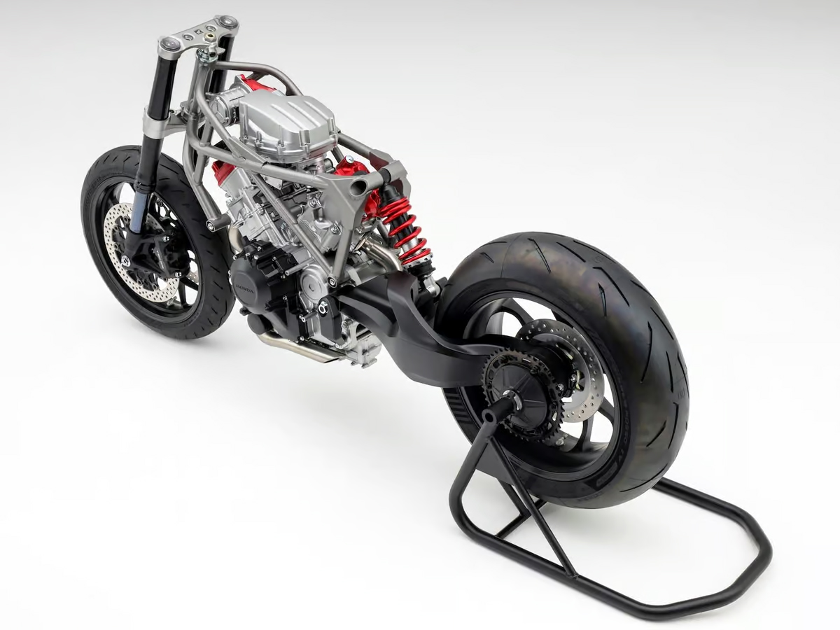 Honda dropped V3 combustion engine at EICMA with electric supercharger8