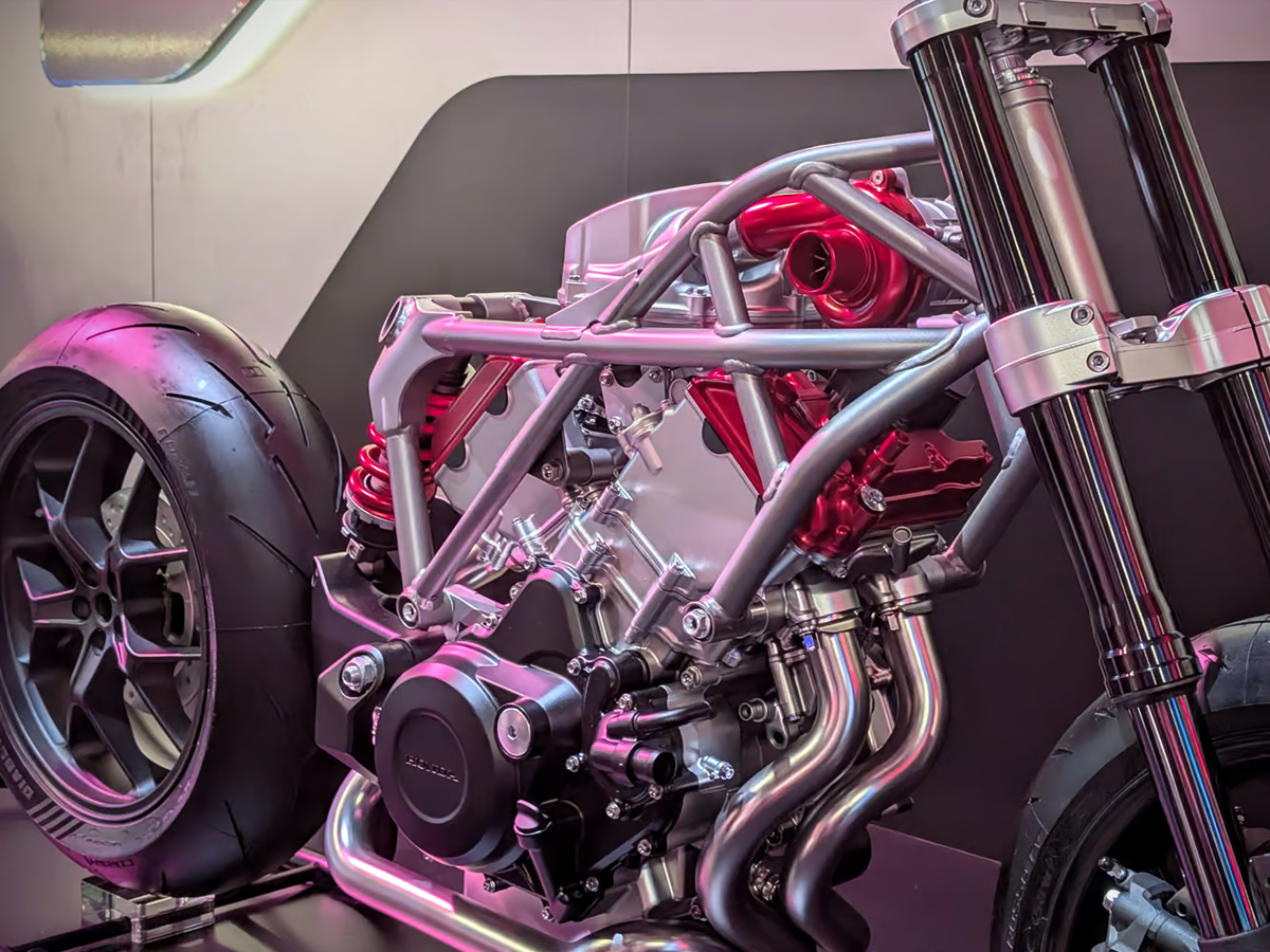 Honda dropped V3 combustion engine at EICMA with electric supercharger10