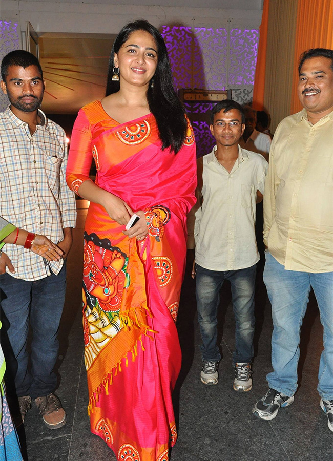 Tollywood Actress Anushka Shetty Rare and Unseen Viral Photos29