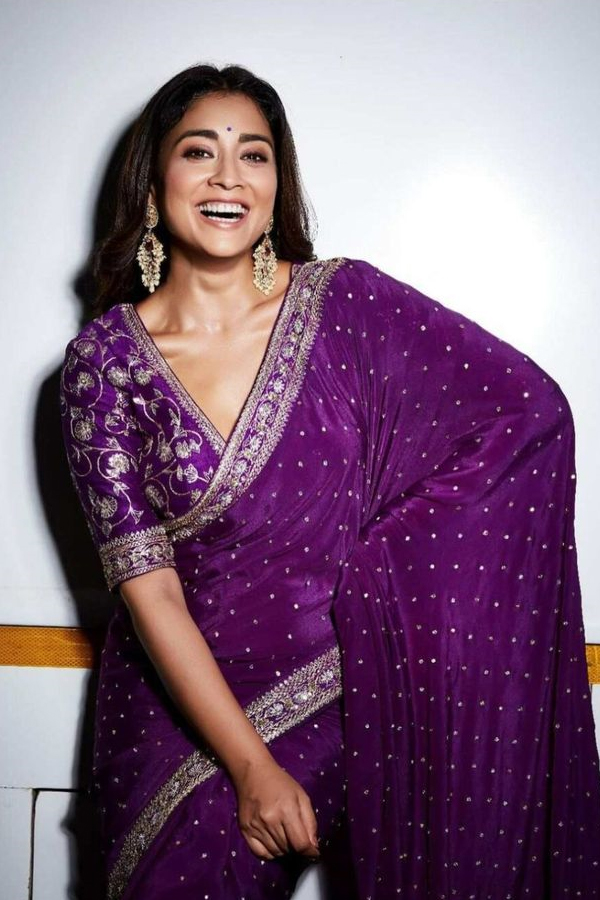 Vibrates Your Look With Trendy Purple Color Saree13