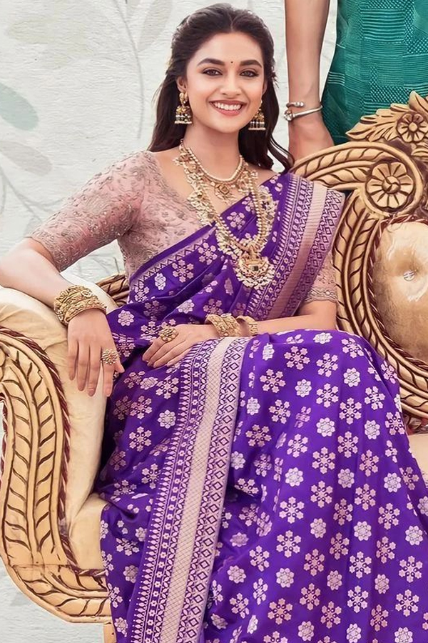 Vibrates Your Look With Trendy Purple Color Saree15