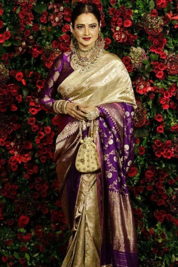 Vibrates Your Look With Trendy Purple Color Saree18