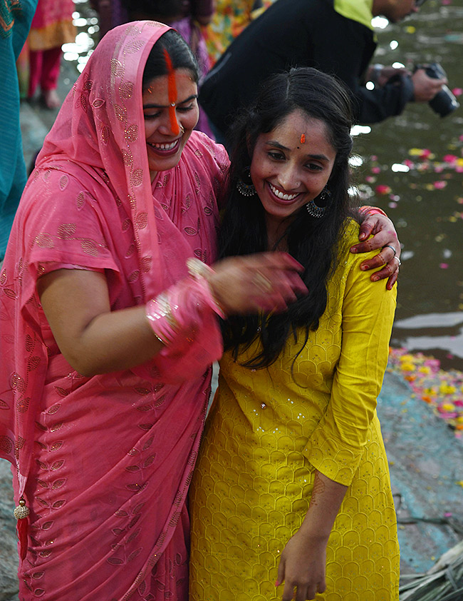 Necklace Road: Chhath Puja 2024 with Devotees at Bathukamma Ghat20