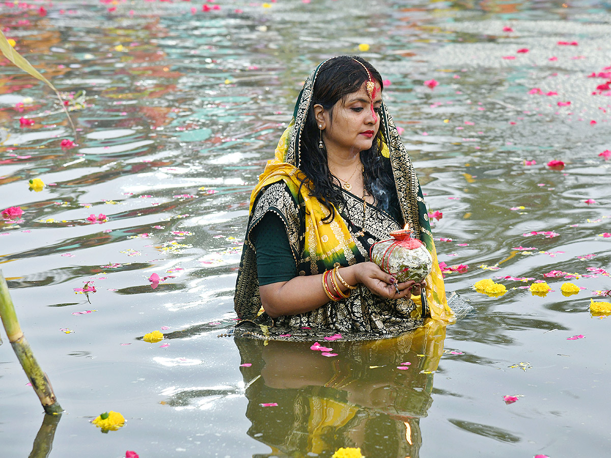 Necklace Road: Chhath Puja 2024 with Devotees at Bathukamma Ghat6