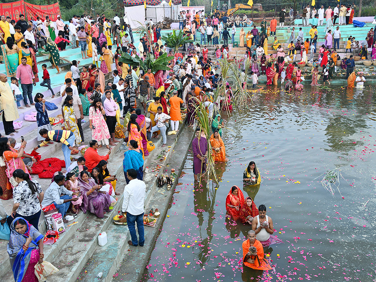 Necklace Road: Chhath Puja 2024 with Devotees at Bathukamma Ghat8