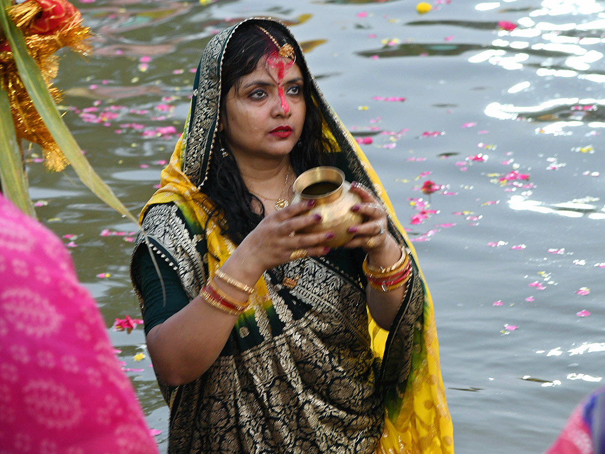 Necklace Road: Chhath Puja 2024 with Devotees at Bathukamma Ghat9