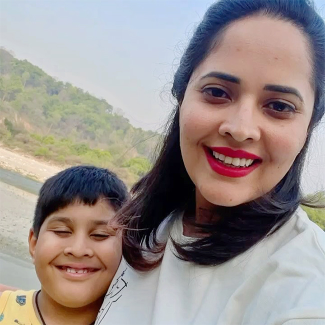 actress anasuya bharadwaj son birthday viral photos16