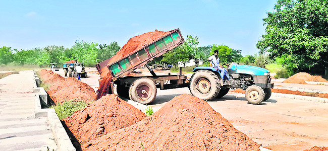 జీడికల్‌ రోడ్డుకు మరమ్మతులు1