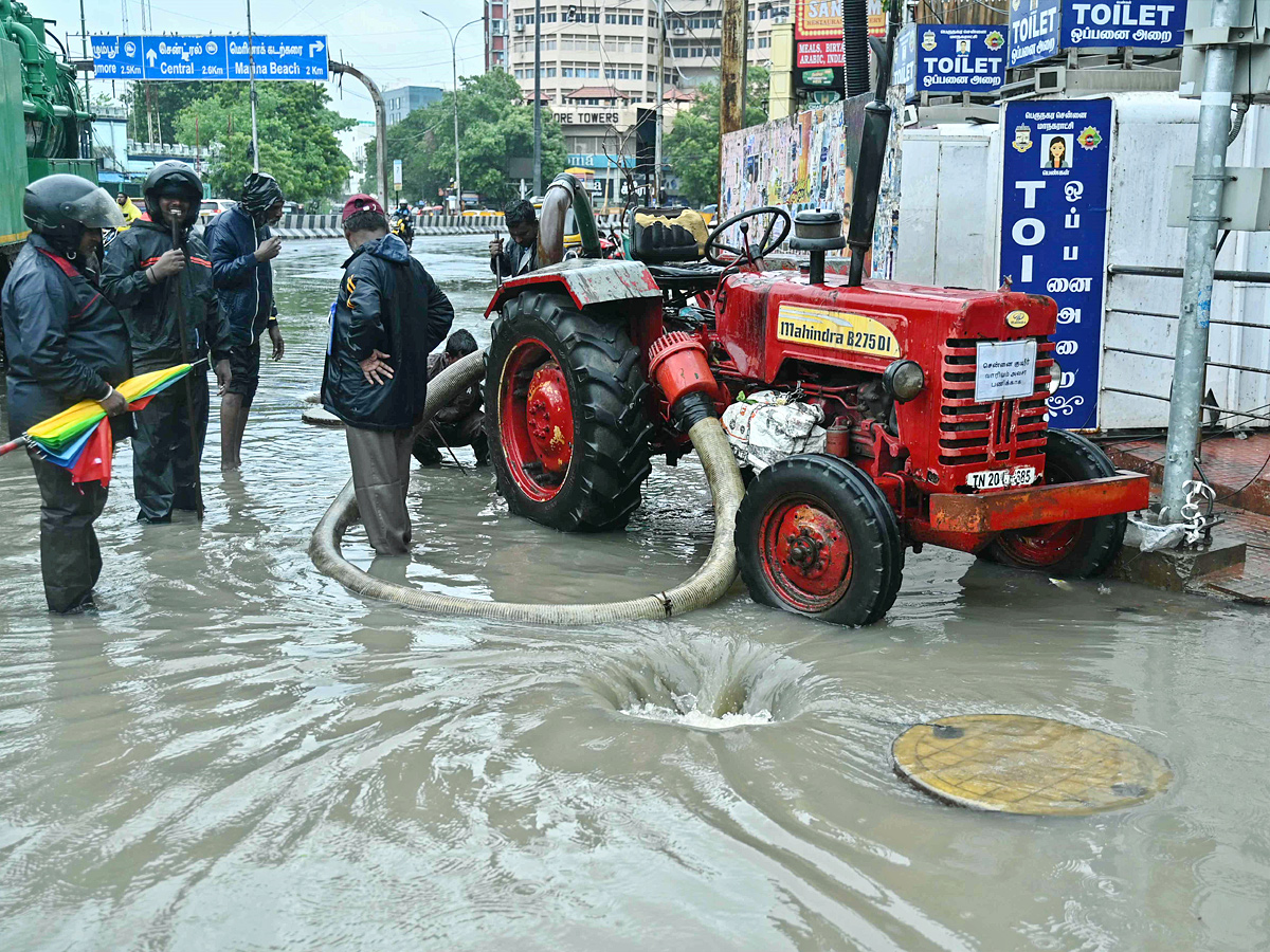 Cyclone Fengal : Heavy Rain Causes Waterlogging In Chennai Photos6