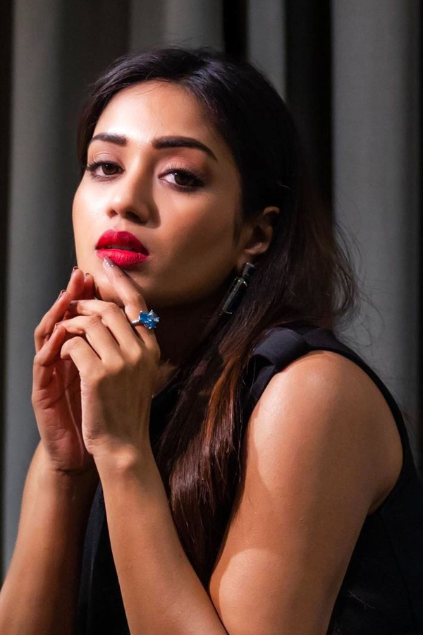 Some Unknown Facts About Das Ka Dhamki Actress Nivetha Pethuraj20