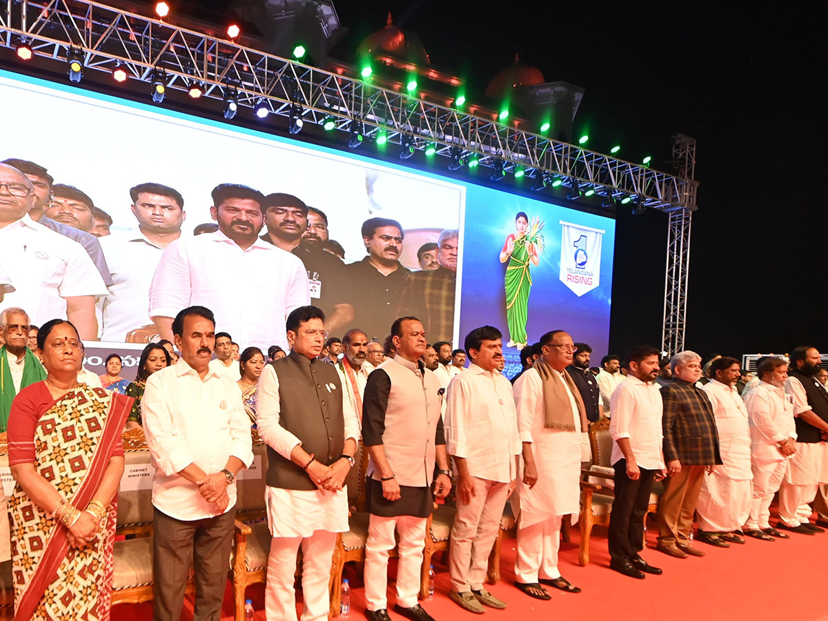 CM Revanth Reddy Inaugurates Telangana Thalli Statue At Secretariat15