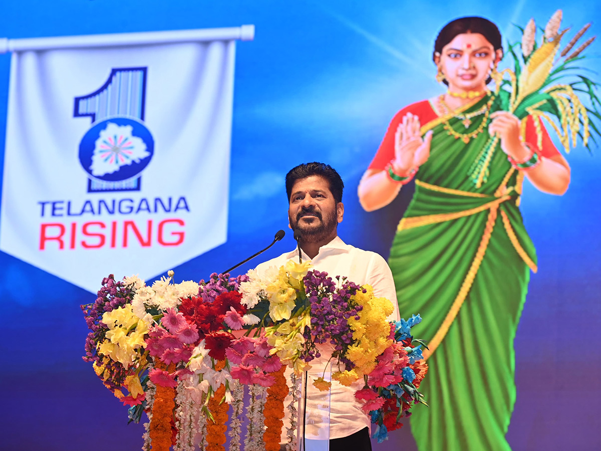 CM Revanth Reddy Inaugurates Telangana Thalli Statue At Secretariat18