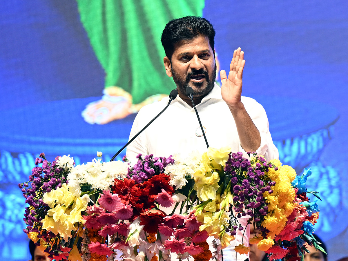 CM Revanth Reddy Inaugurates Telangana Thalli Statue At Secretariat6