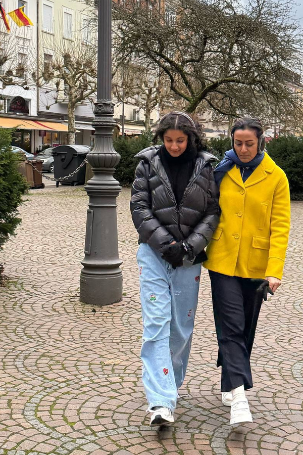 My Kinda Winter Wonderland Namrata And Sitara Enjoys Vacation4