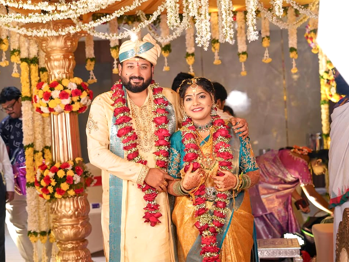 TV Actor Sai Kiran and Sravanthi Wedding Photos Goes Viral2