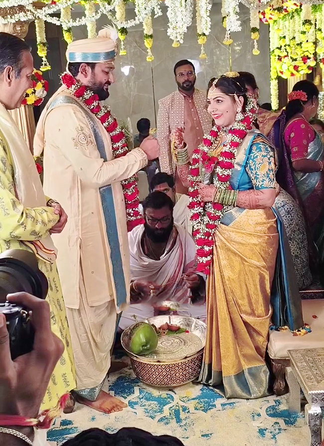 TV Actor Sai Kiran and Sravanthi Wedding Photos Goes Viral6