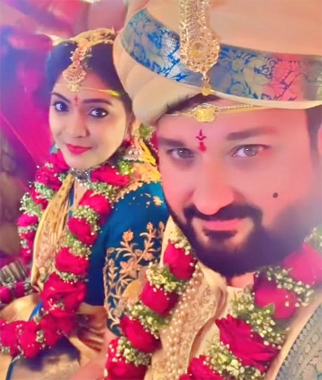 TV Actor Sai Kiran and Sravanthi Wedding Photos Goes Viral9