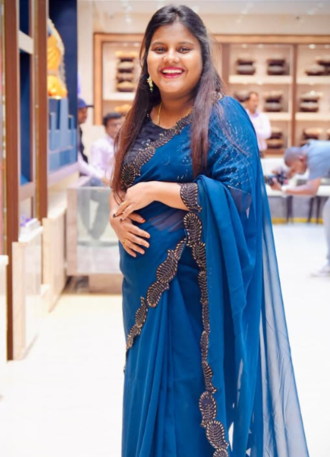 Jabardasth Yadamma Rajus wife Stellas maternity photoshoot13