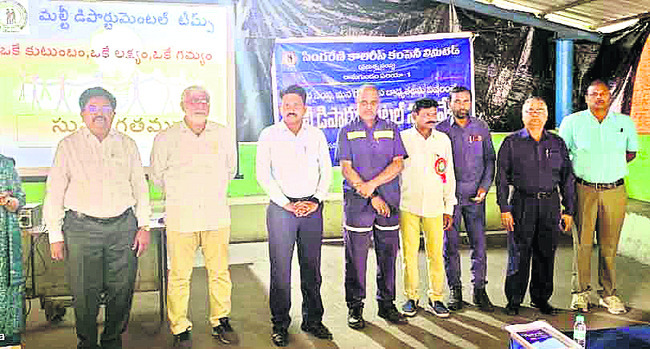 ‘రాజకీయాలకు తలొగ్గ వద్దు ’4