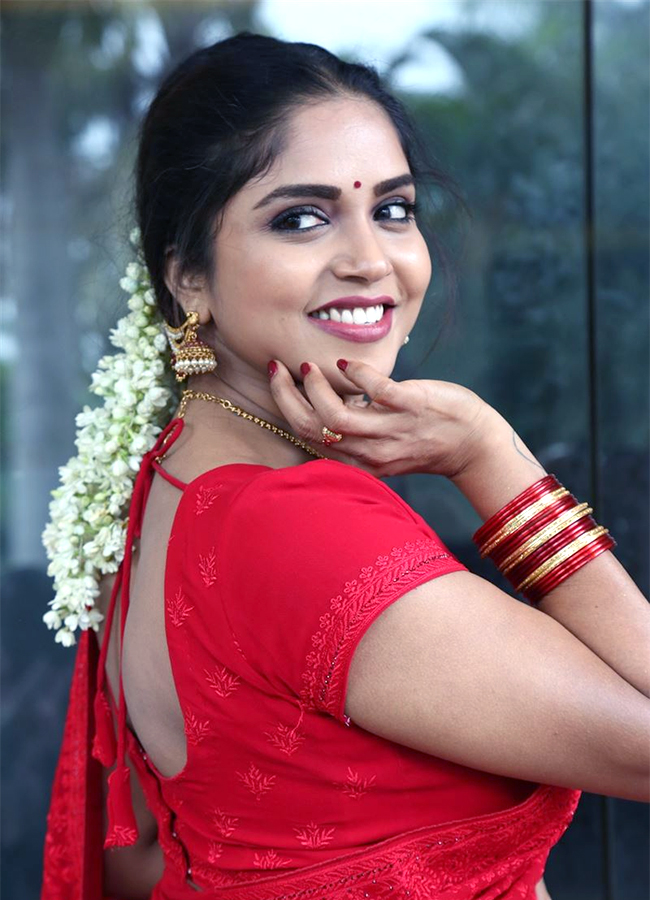 Actress Karunya Chowdary Red Saree Hot photos goes viral10