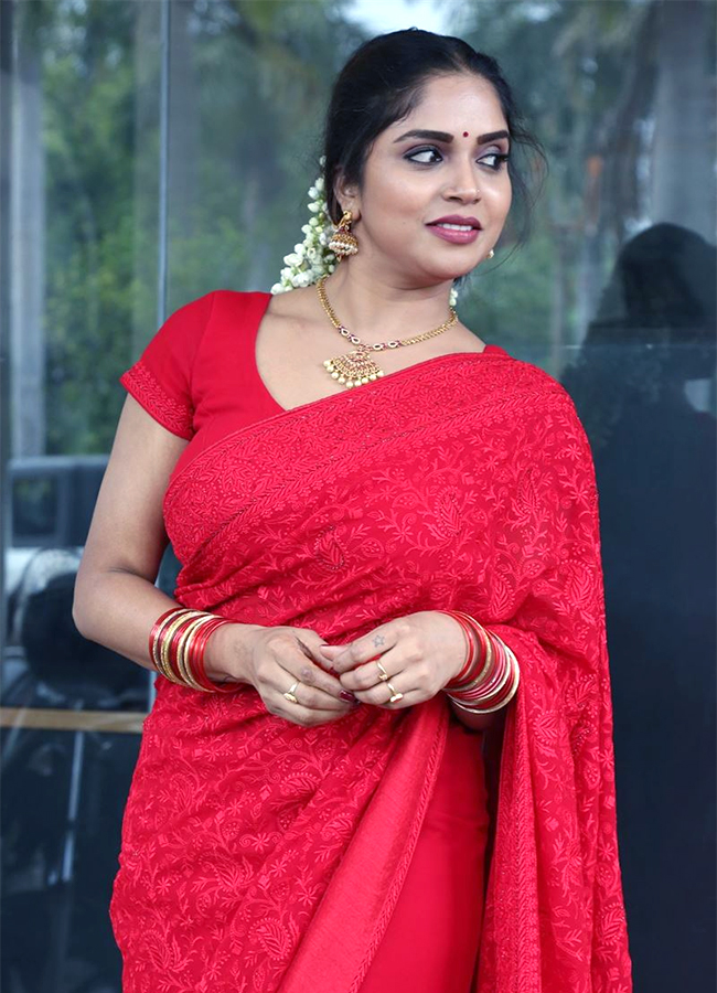 Actress Karunya Chowdary Red Saree Hot photos goes viral13