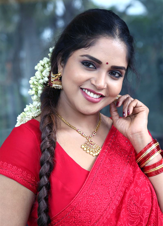 Actress Karunya Chowdary Red Saree Hot photos goes viral20