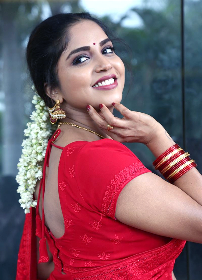 Actress Karunya Chowdary Red Saree Hot photos goes viral22