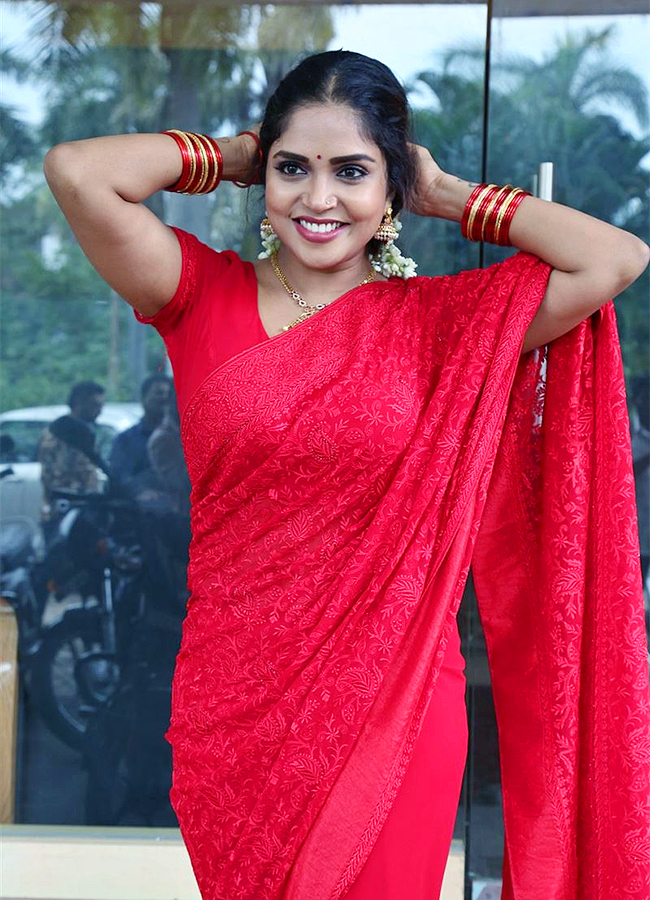 Actress Karunya Chowdary Red Saree Hot photos goes viral5