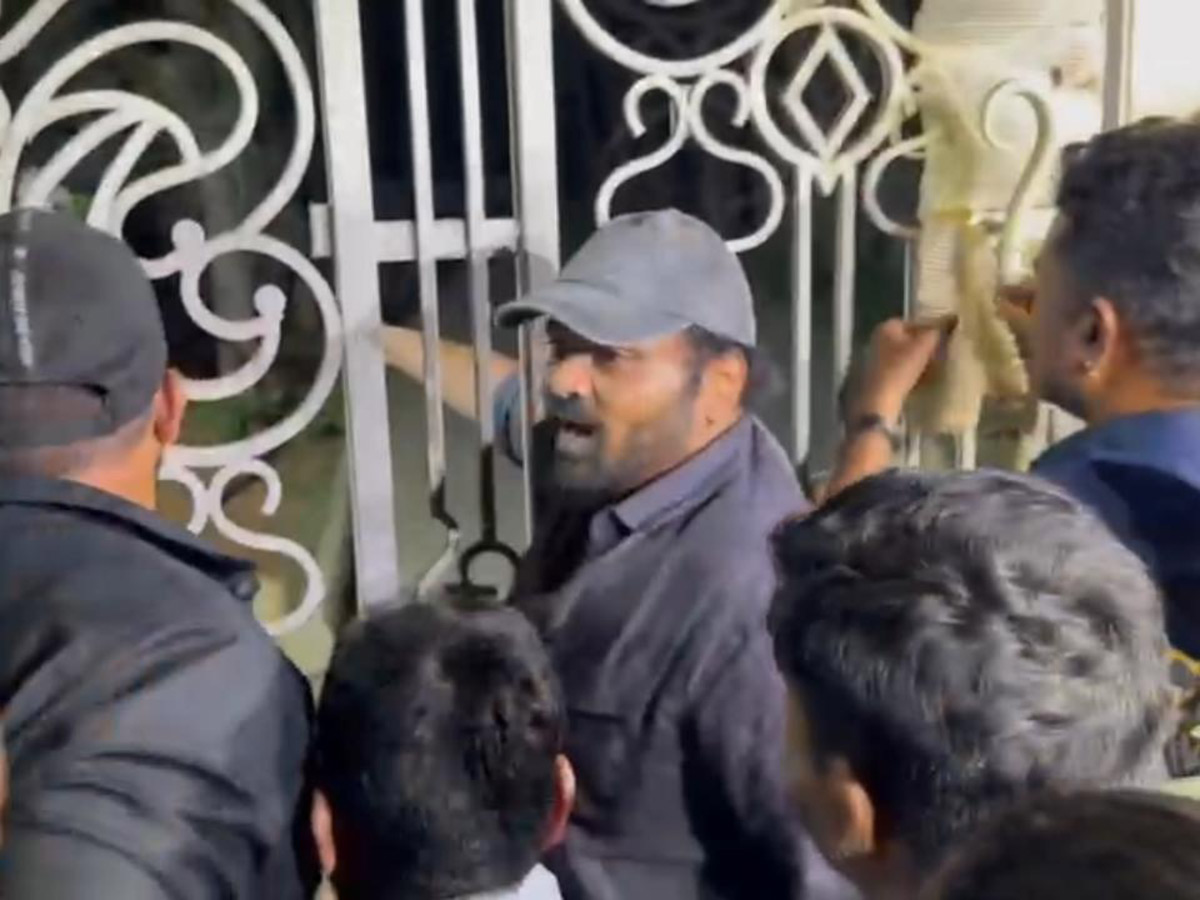 High Tension : Mohan Babu Attacks Media photos goes viral19