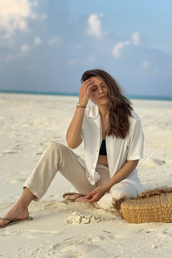 Actress Hansika Motwani Beauty Shines Like A Pearl At Maldives Beach7