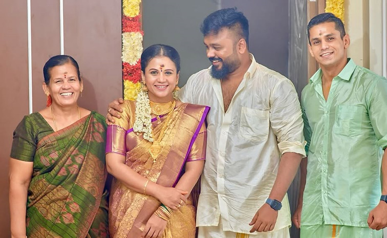 Kollywood TV Actress Mani Meghlai House Warming Ceremony Photos Viral8