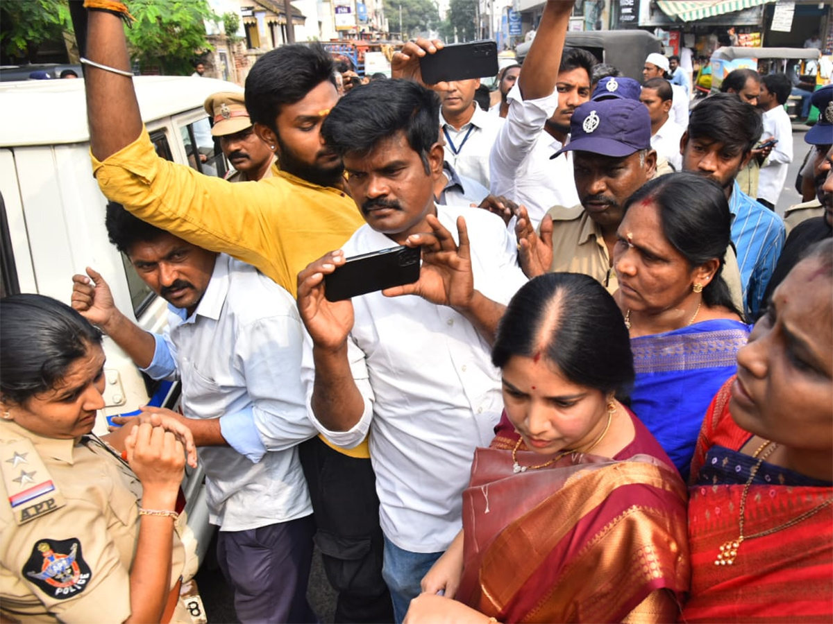 YSRCP Protest Against Farmers Problems Photos13