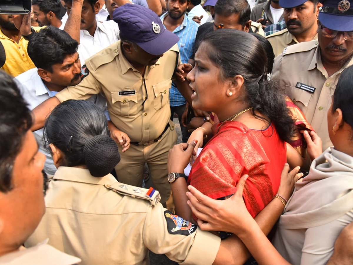 YSRCP Protest Against Farmers Problems Photos15