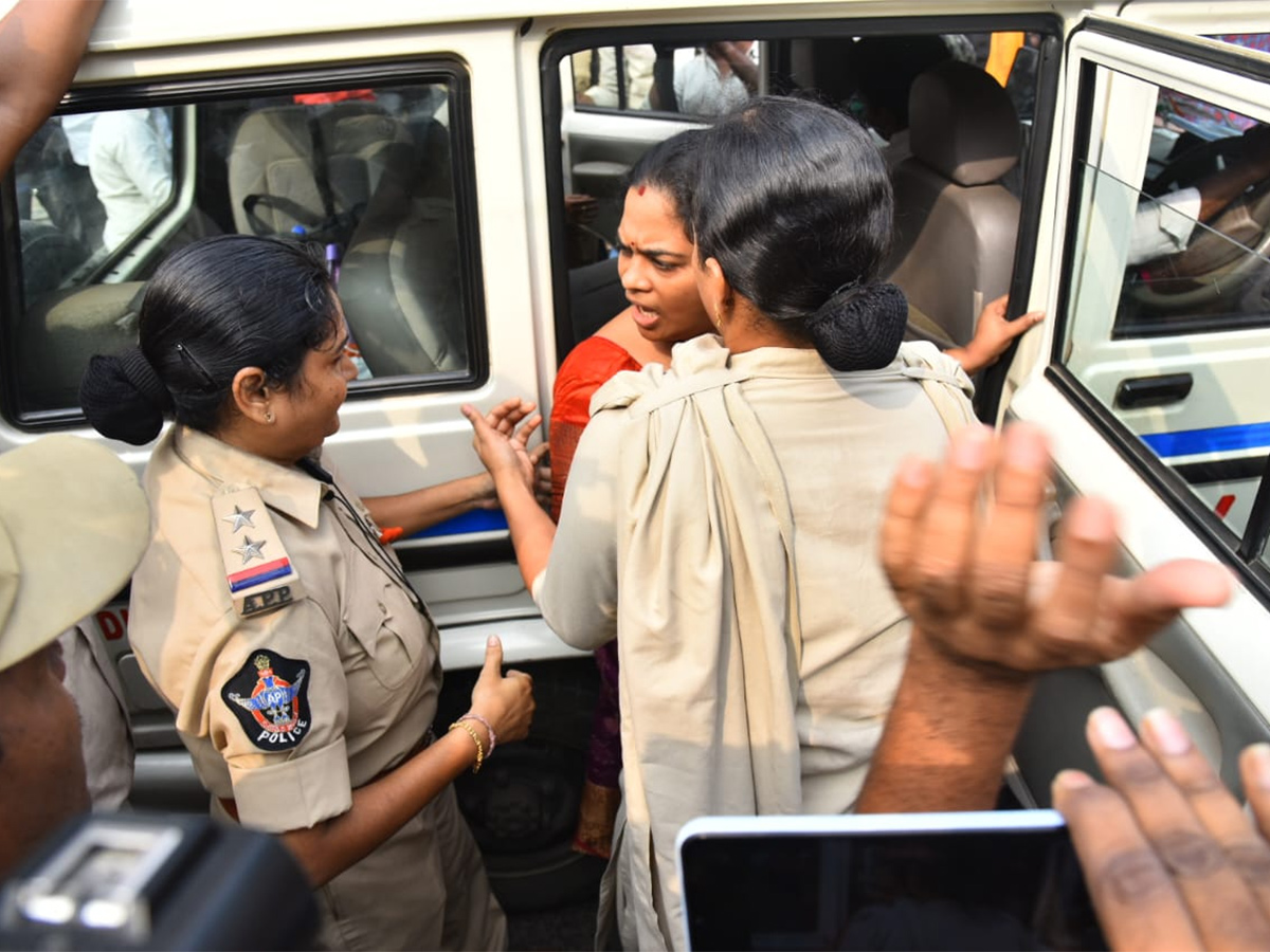 YSRCP Protest Against Farmers Problems Photos16