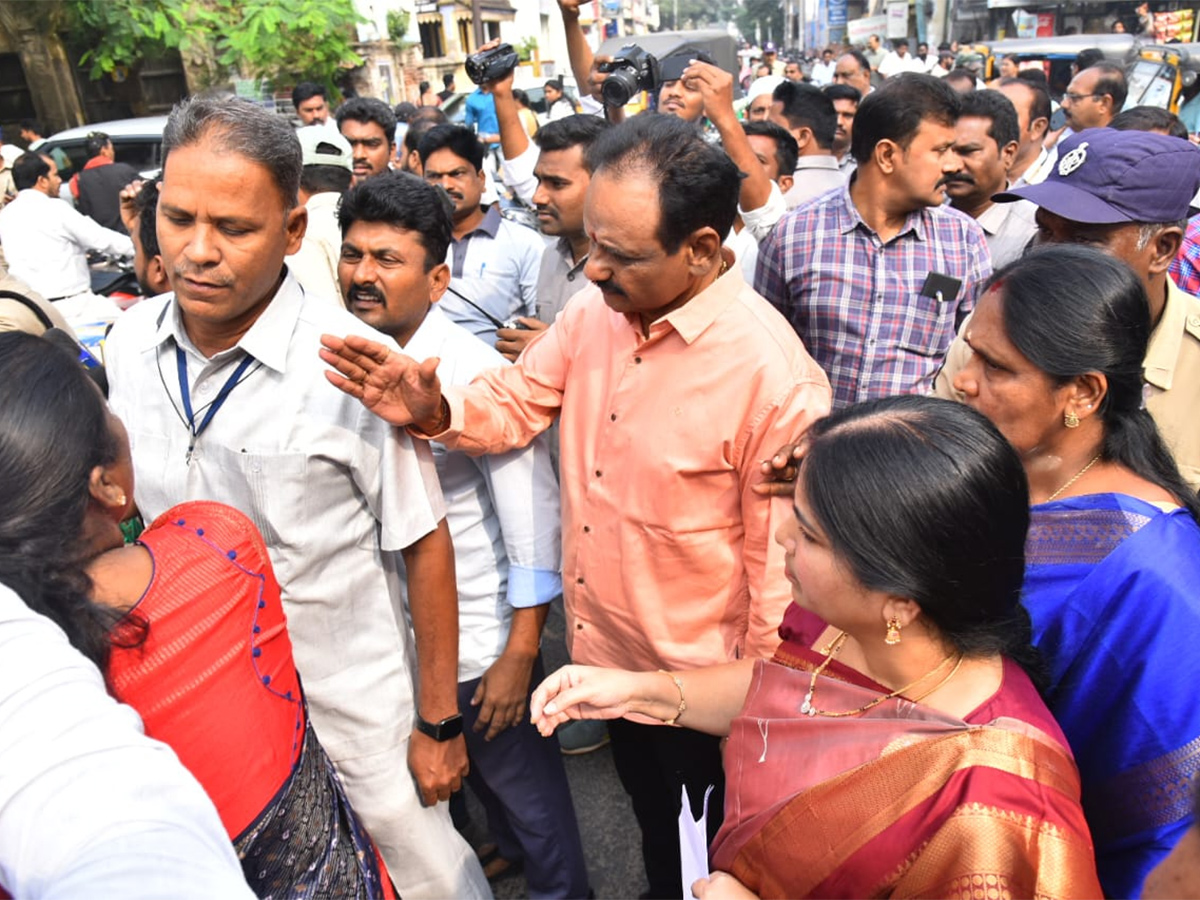 YSRCP Protest Against Farmers Problems Photos18