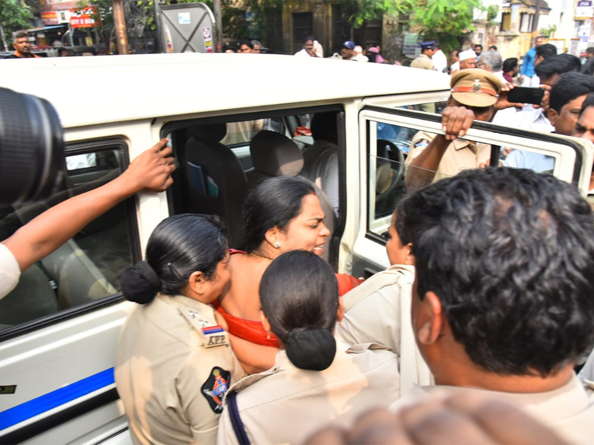 YSRCP Protest Against Farmers Problems Photos19