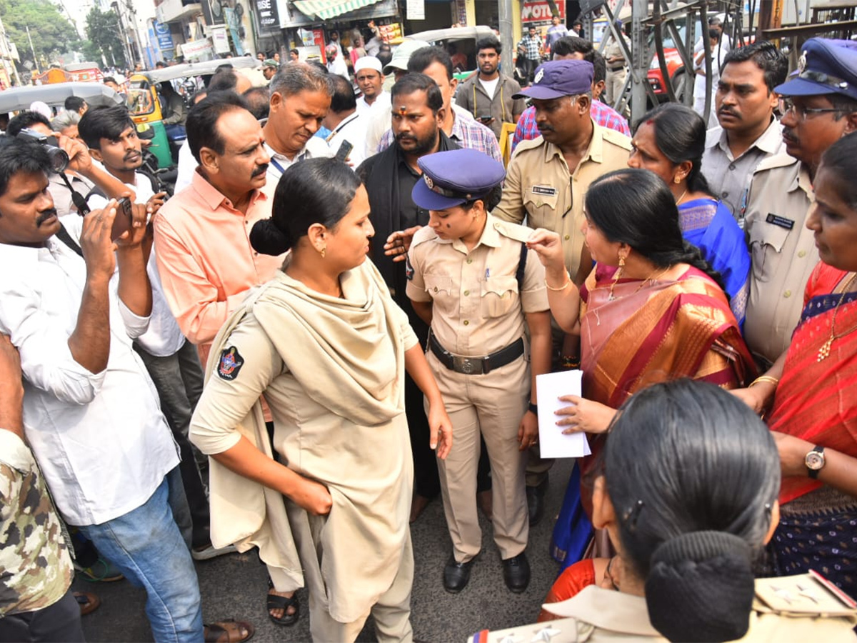 YSRCP Protest Against Farmers Problems Photos21