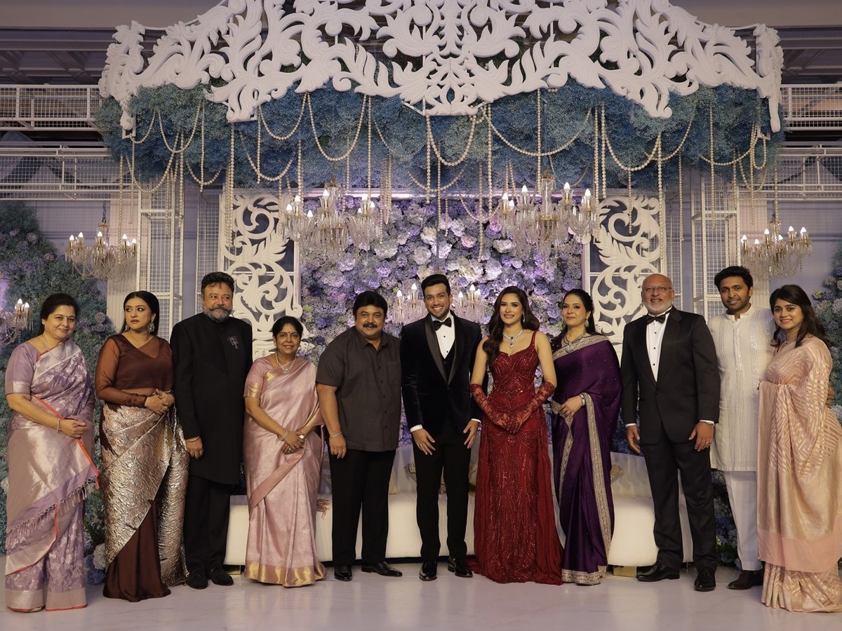 Celebrities Buzz At Kalidas Jayaram And Tarini Kalingarayar Reception Photos Goes Viral18